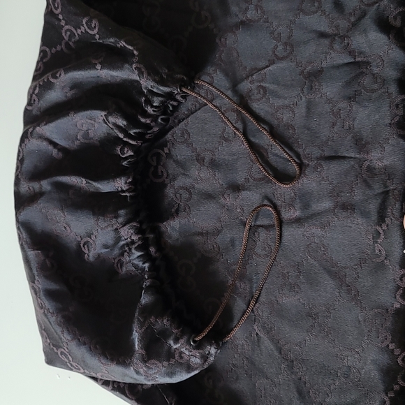 Authentic Gucci mini mono pochette (berry/wine) - Picture 10 of 10